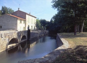 Les Thoumasés, Le Laudot post: lock keeper's house and run-off