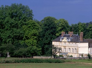 Ile-de-France : vallée de l'Orvanne
Château de Belle Fontaine vu de la D 120