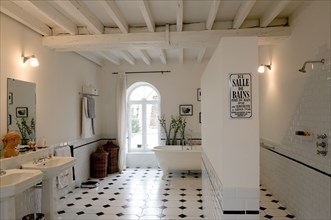 Salle de bains / 89 Yonne / Rég. Bourgogne / France