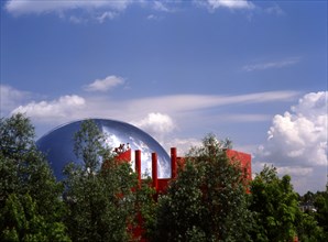 "Folie" et Géode, Parc de la Villette / 75 Paris /  Région Ile-de-France / France
Architecte :
