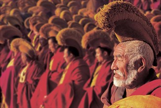 Tibet / Chine: A la lumière du bouddha lamaique tibétain dans le district Aba