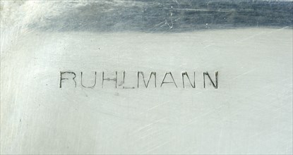 Signature of Ruhlmann on a box