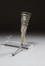 European rhyton with partial gilding adorned with historiated scenes