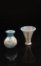 Flacon et vase calice