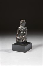 Figurine of a kneeling orant