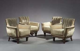 Armchairs with visible moulded ebony frame