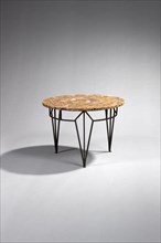 Low pedestal table