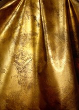 Painted backdrop. Golden draping