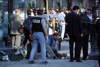 17/08/1995. PARIS: EXPLOSION PLACE DE L'ETOILE