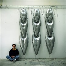 21/01/1998. P.REINOSO, DIR. ARTISTIQUE CHEZ GIVENCHY PARFUMS ET ARTISTE
