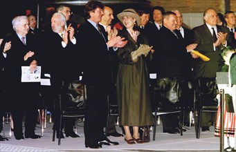 MONTE CARLO. 07/12/99. THE ROYAL FAMILY OF MONACO UNVEILS THE NEW STATION