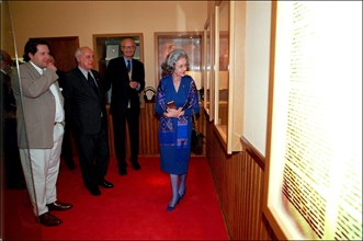 04/20/2001. Queen Fabiola visits the exhibition of the 50th international musical concours.