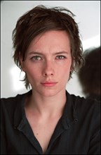 02/00/2002. Close up : Actress Julie Anne Roth stars in Dan Jemett's "Shake", an adaptation of Shakespeare's "Twelfth night".