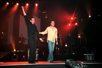 03/20/2002.  Garou and Celine Dion performs at Bercy.