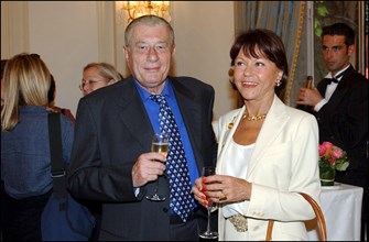 06/27/2002. Michele Mercier presents her book with Henry Jean Servat at the Plaza Athenee.