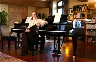 01/14/2003. **EXCLUSIVE** 14-year Pianist wunderkind Lise de la Salle EXCLUSIVE