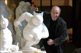 10/24/2003. Belgian cartoonist and TV host Phillipe Geluck's art exhibit at the Beaux-Arts, Paris : a first for any comic strip artist.