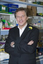 03/13/2008. Operation 'Une jonquille pour la Vie'. L'institut Curie recoit Thierry Gilardi, Henri Sagnier et Herve Mathoux pour soutenir la recherche contre le cancer.