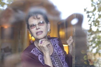 Claudia Cardinale chez elle à Paris