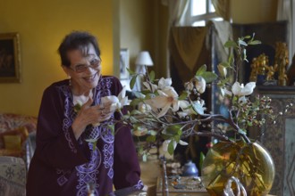 Claudia Cardinale chez elle à Paris