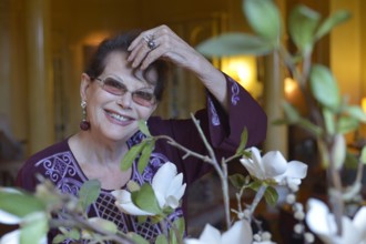 Claudia Cardinale chez elle à Paris