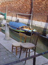 Mur d'enceinte de l'Arsenal de Venise avec bateau