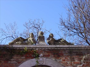 Venise Cannaregio Campiello, petite place dans le quartier de Cannaregio, portail sculpté