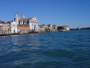 Venise Zattere Gesuati, quai des Zattere, Eglise Santa Maria del Rosario Gesuati, façade 18e siècle