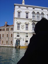 Venise, Grand Canal, dans le vaporetto, Palazzo Balbi, carnaval, fantôme