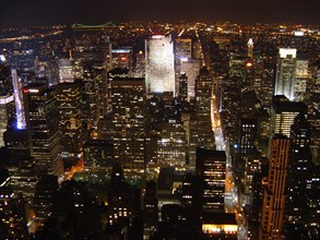 New-York (USA), Manhattan, Vue de nuit depuis l'Empire State Building (Fifth Avenue et le