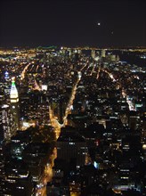 New-York (USA), Manhattan, Vue de nuit depuis l'Empire State Building (vers Downtown Manhattan,