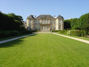 Paris, Musée Rodin, façade sur jardin, Auguste Rodin, sculpteur (1840-1917)