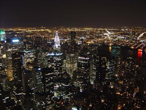 Vue de nuit depuis l'Empire State Building à New-York