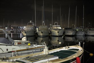 Provence353 Clair de lune la nuit, voiliers au port, Bandol