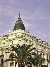 CoteAzur005 Cannes, La Croisette, Hôtel Carlton, façade, palmier