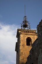 Provence499 Provence, Luberon, village de Roussillon, clocher, été