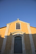 Provence501 Provence, Luberon, village de Roussillon, église, été
