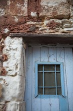 Provence505 Provence, Luberon, village de Roussillon, mur, porte ancienne