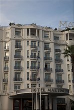 CoteAzur049 Cannes, la Croisette, palmier et façades, Hôtel Martinez
