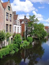 Bruges. Canal, au Printemps