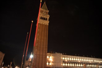 Venise 2008-2009. Nuit, Place Saint-Marc, Campanile