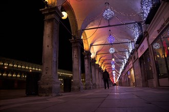 Venise 2008-2009. Nuit, Place Saint-Marc, Procuraties