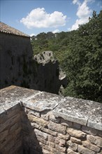 Provence796 Abbaye du Thoronet, le bâtiment des convers (réfectoire et dortoir) vu du haut du