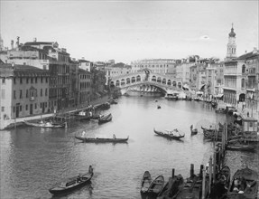 Venise Italie circa 1880 : Grand Canal et Pont du Rialto (version noir et blanc)