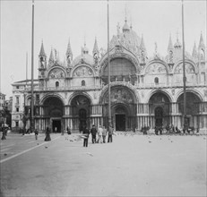 Venise Italie circa 1890 : Place Saint-Marc (Piazza San Marco) et Basilique Saint-Marc