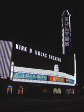 Kirk Douglas Theater à Culver City, Los Angeles (de nuit)