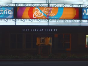 Kirk Douglas Theater à Culver City, Los Angeles (de nuit)