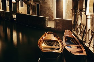 Deux barques sur le canal, de nuit, Rio de Ca Widmann
