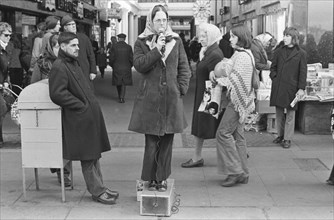 Prédicatrice laïque dans les rues de Dublin