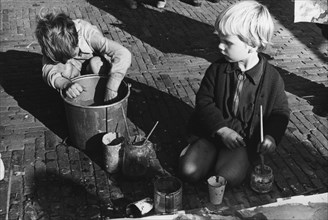 Enfants dans les rues d'Amsterdam